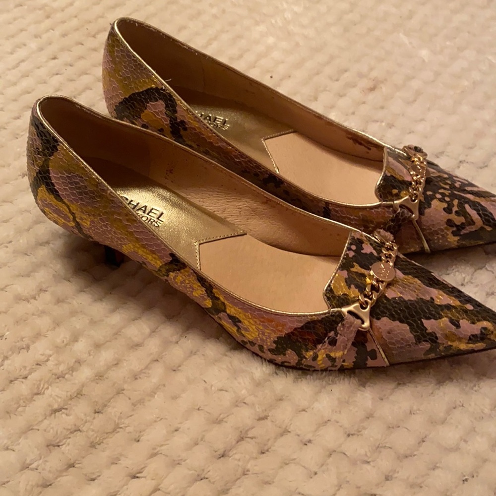 Michael Kors pointed short Heels Size 8M